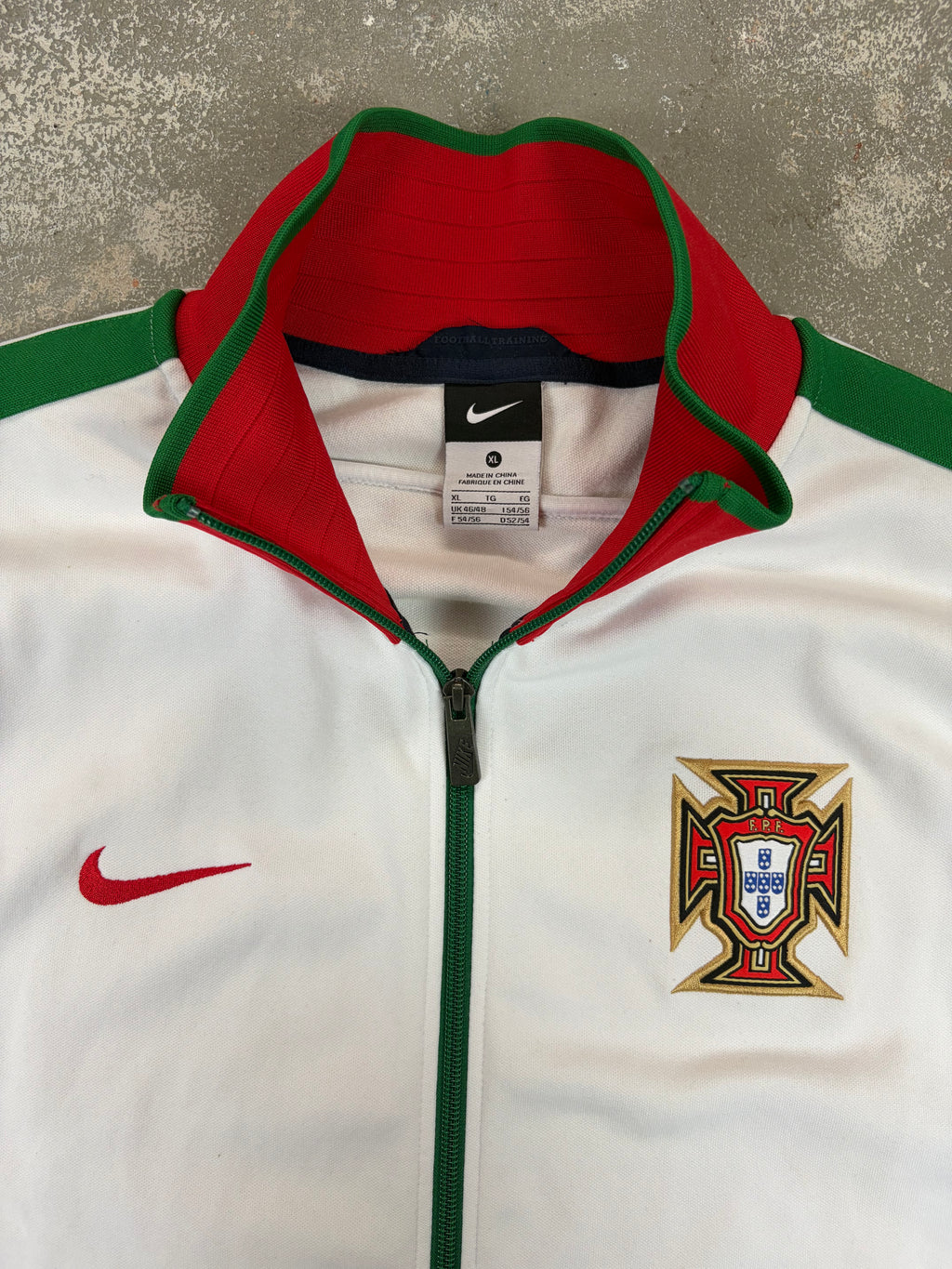 Vintage Nike Portugal 2010 Trackjacket (XL)