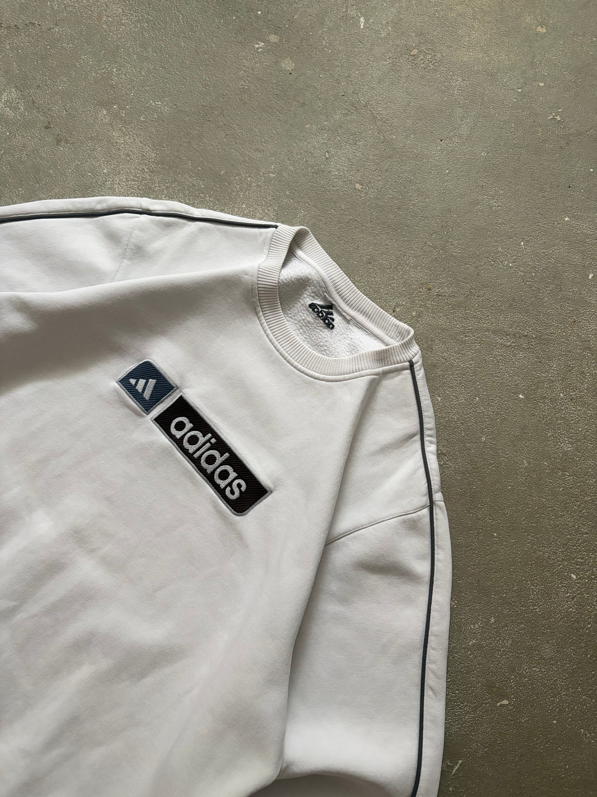 Vintage Adidas Big Logo Sweater (M)