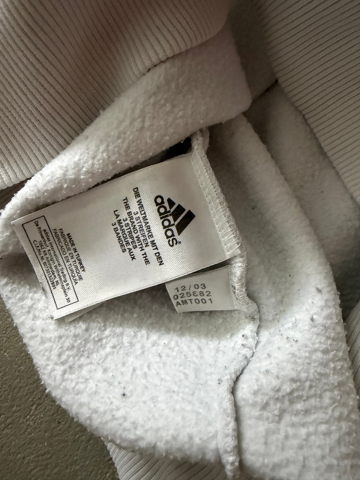 Vintage Adidas Big Logo Sweater (M)