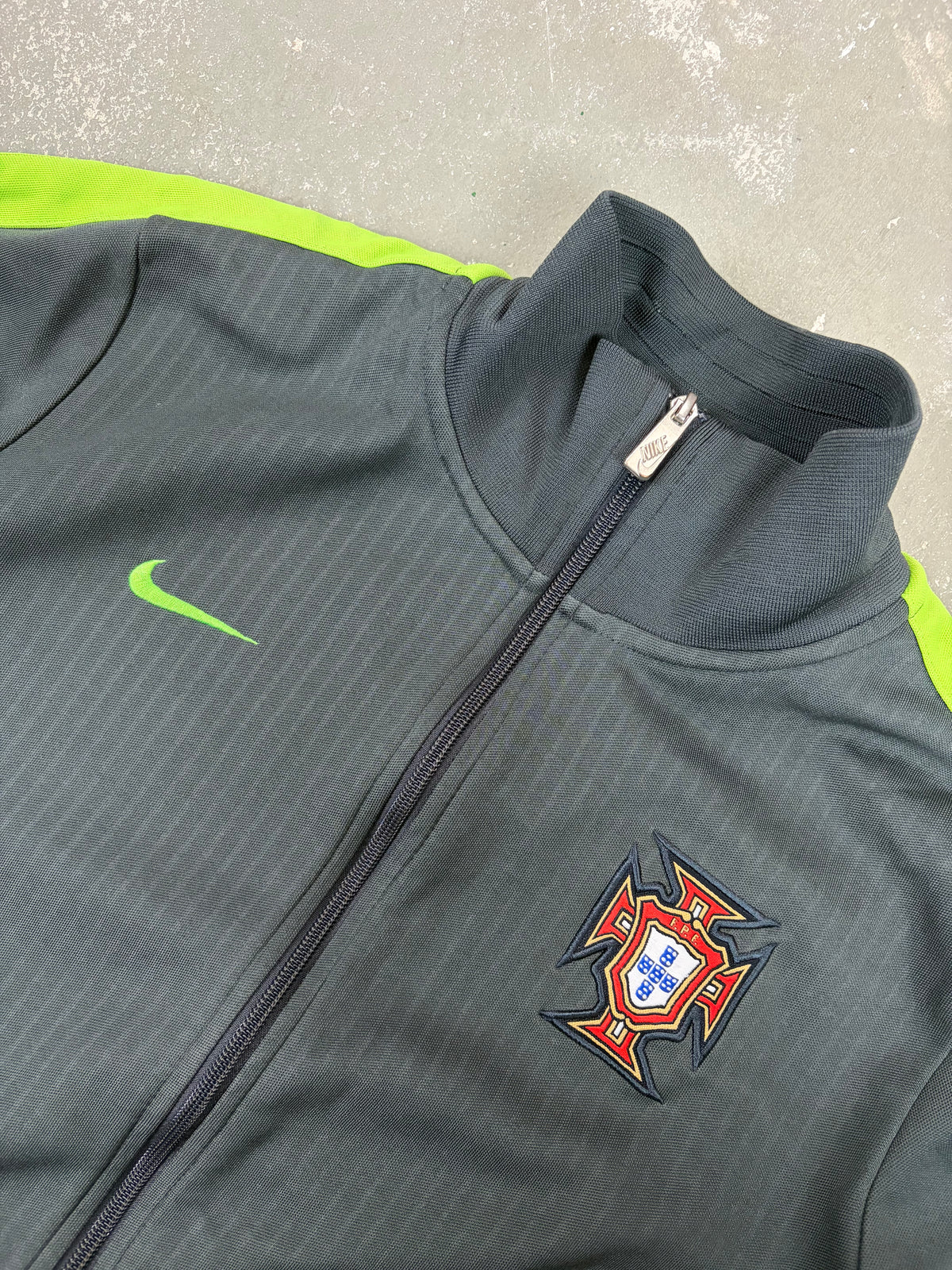 Vintage Portugal 2012 Trackjacket (L)